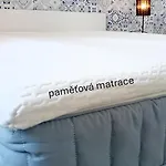 Apartman Veva - 2kk Blizko Centra, Balkon, Parkovani, Wi-fi *