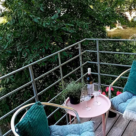 Veva - 2kk Blizko Centra, Balkon, Parkovani, Wi-fi Apartment