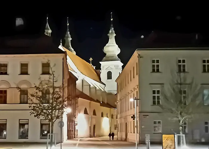 Apartman Veva - 2Kk Blizko Centra, Balkon, Parkovani, Wi-Fi *
